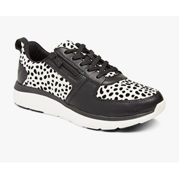 Vionic Womens Remi Spot Sneakers Size 8.5 Black & White Dalmatian Print Comforta - Picture 1 of 7